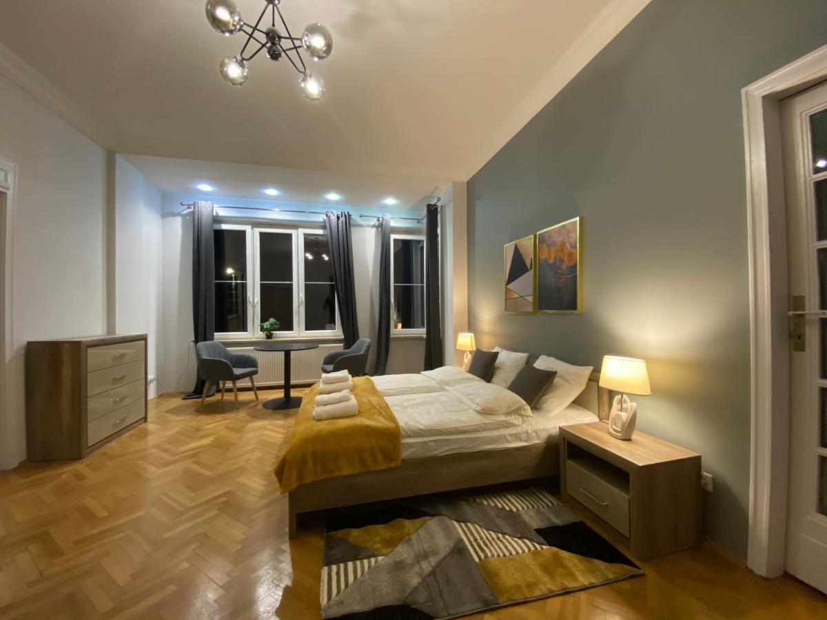 Dunin Majestic Residence 4 Krakau Buitenkant foto