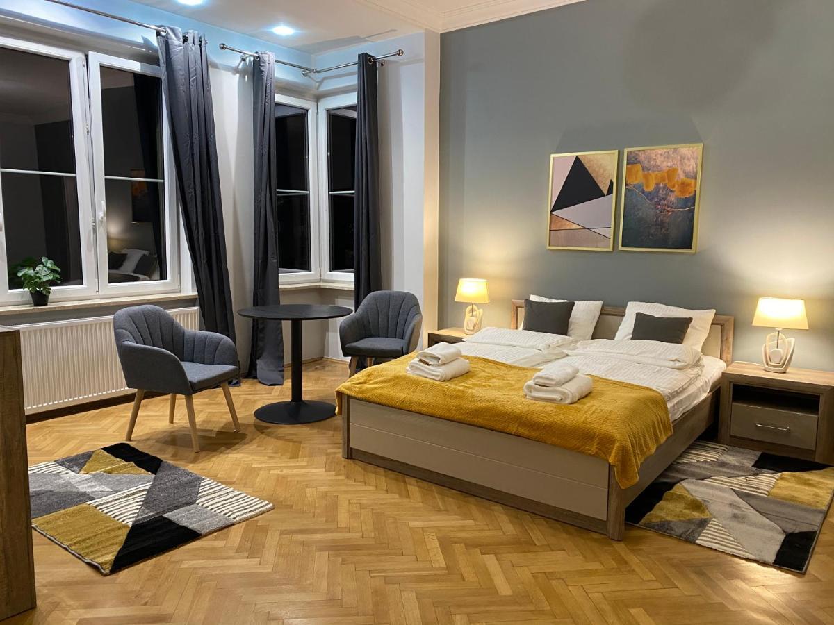Dunin Majestic Residence 4 Krakau Buitenkant foto