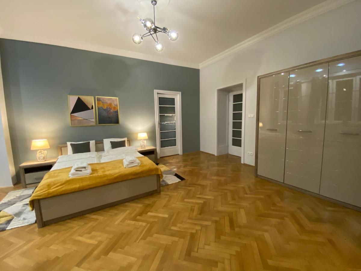 Dunin Majestic Residence 4 Krakau Buitenkant foto